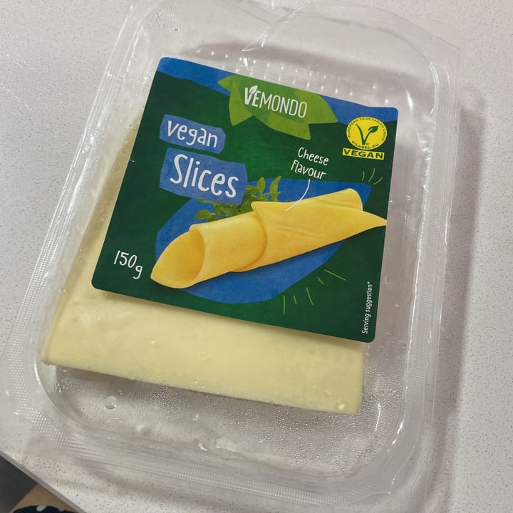 photo of Vemondo Queso Vegano shared by @nereagmzz18 on  23 Sep 2021 - review