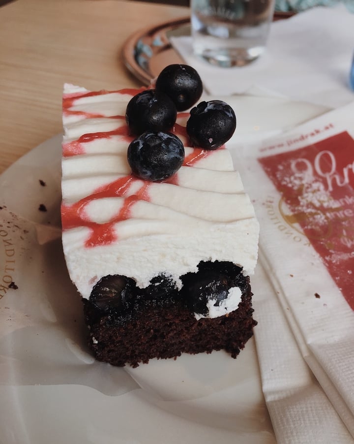 review photo of Jindrak Café Pöstlingberg Vegan cream cake shared by @janakup on 10 Mar 2020 - review