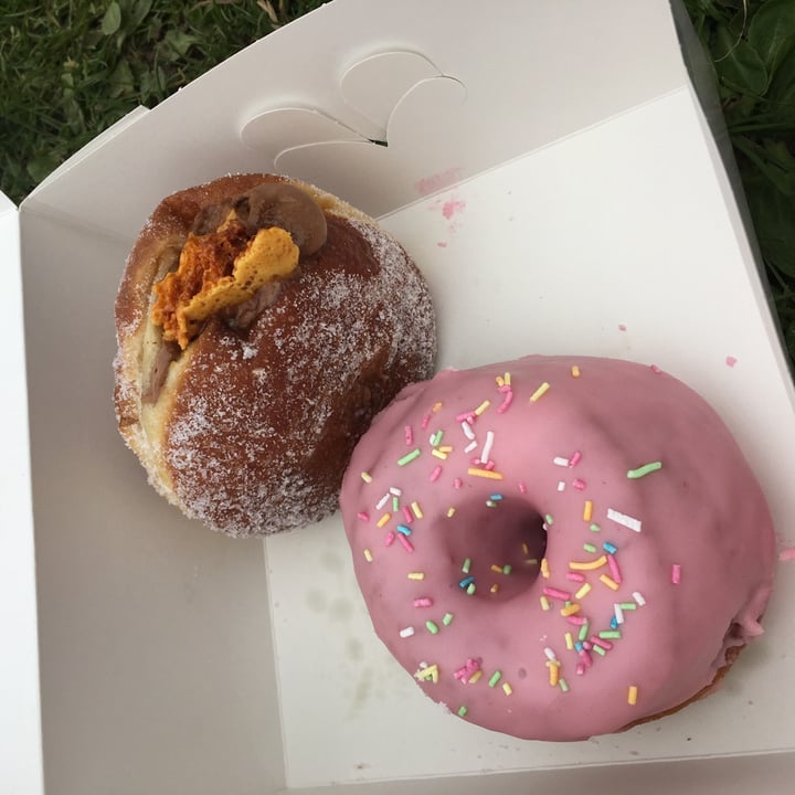 review photo of Eve Kitchen Vegan Raspberry And Lemon Glazed Doughnut shared by @emilythevegan on 04 Aug 2020 - review