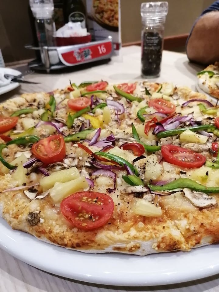 photo of Panarottis Galleria Vegetarian Pizza With Vegan Cheese shared by @veronicaclare on  10 Nov 2019 - review