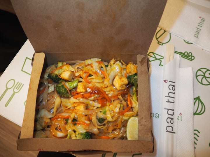 review photo of Pad Thai World Pad Thai (vegetables) shared by @berryscotbeauty on 02 Mar 2020 - review
