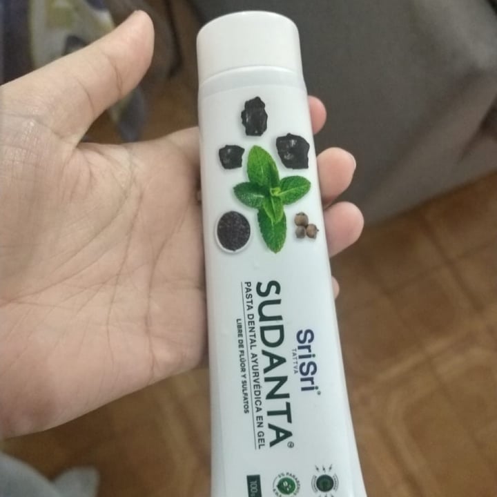 review photo of SriSri Tattva Pasta Dental Ayurvédica Sudanta en Gel shared by @malenatravaini on 29 Apr 2020 - review