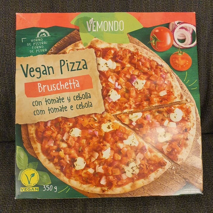 photo of Vemondo  Vegan Pizza Bruschetta shared by @domingasvegan on  20 Aug 2022 - review