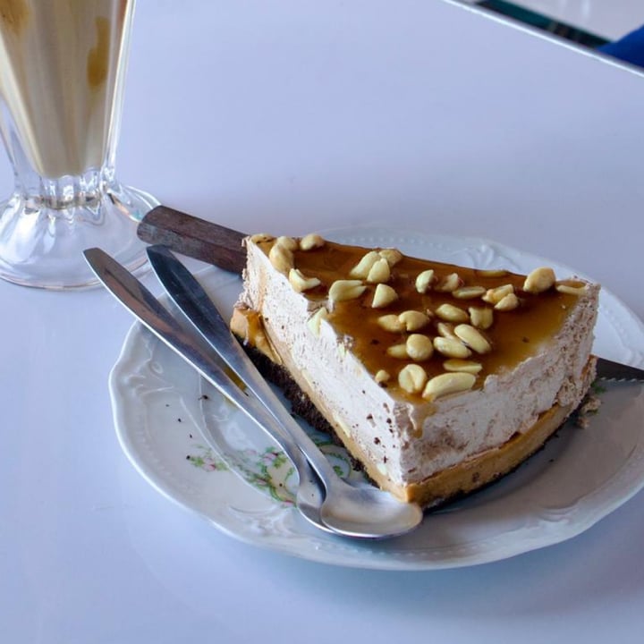 review photo of COMET 984 - 50's Diner Cheesecake snickers 💯🌱❤️ shared by @mayeetavera on 19 Feb 2022 - review