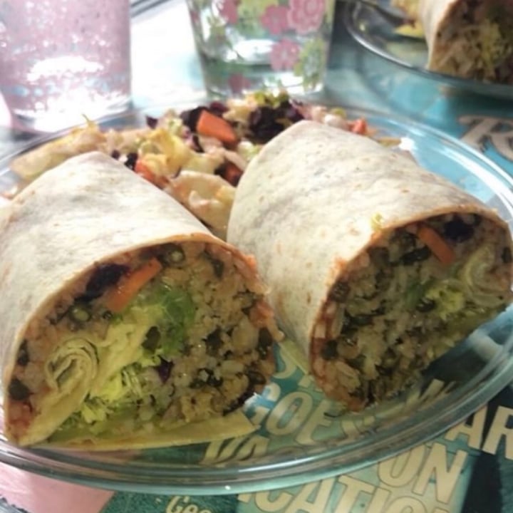photo of My kitch'n Vegan burrito shared by @lxsa on  10 May 2020 - review