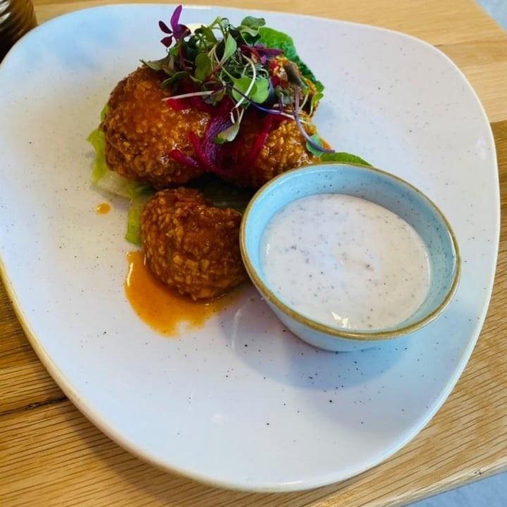 photo of Kaylee's Eatery Cauliflower Wings shared by @bellok on  29 Sep 2021 - review