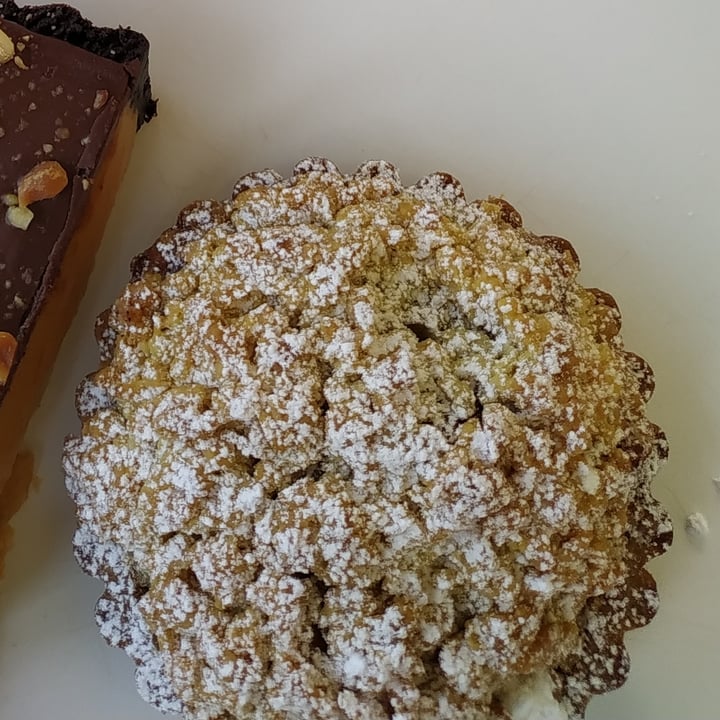 review photo of Dolce Bakery Apple Crumble shared by @tamaranne on 19 Oct 2020 - review