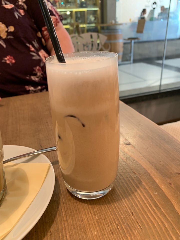 photo of MyRaw Café Iced latte with blend of cashew and almond milk shared by @klombard on  01 Jul 2019 - review