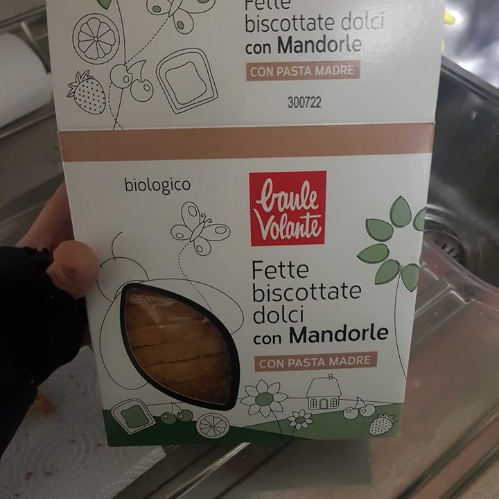 photo of Baule volante Fette biscottate dolci con mandorle shared by @charlie98 on  02 Dec 2021 - review