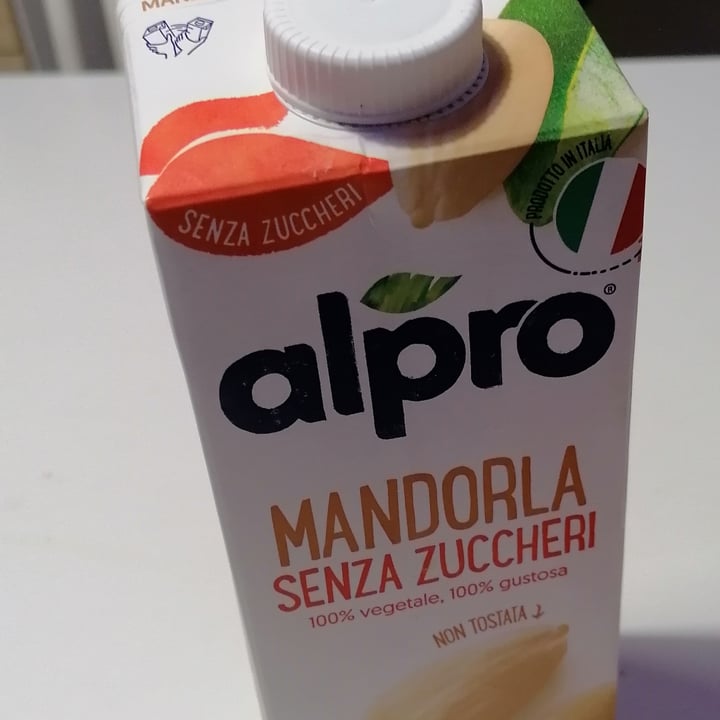 review photo of Alpro Mandorla Senza Zuccheri shared by @donatellaluconi on 10 May 2022 - review
