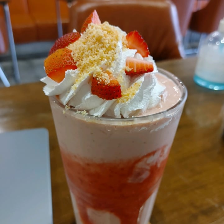 photo of VEGANERIE Concept Strawberry milkshake shared by @jenniferchou on  05 Nov 2022 - review