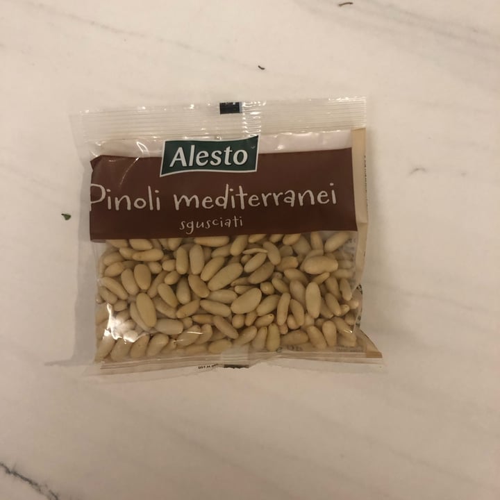 review photo of Alesto Pinoli mediterranei shared by @youna on 01 Nov 2022 - review
