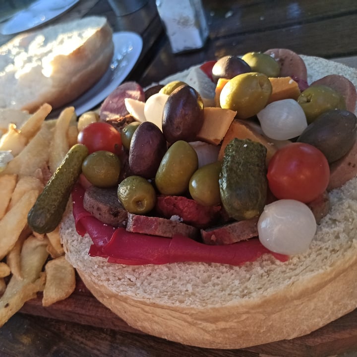photo of Varvarco Ballester Picada Veggie Criolla shared by @ghostreveries on  24 Dec 2020 - review