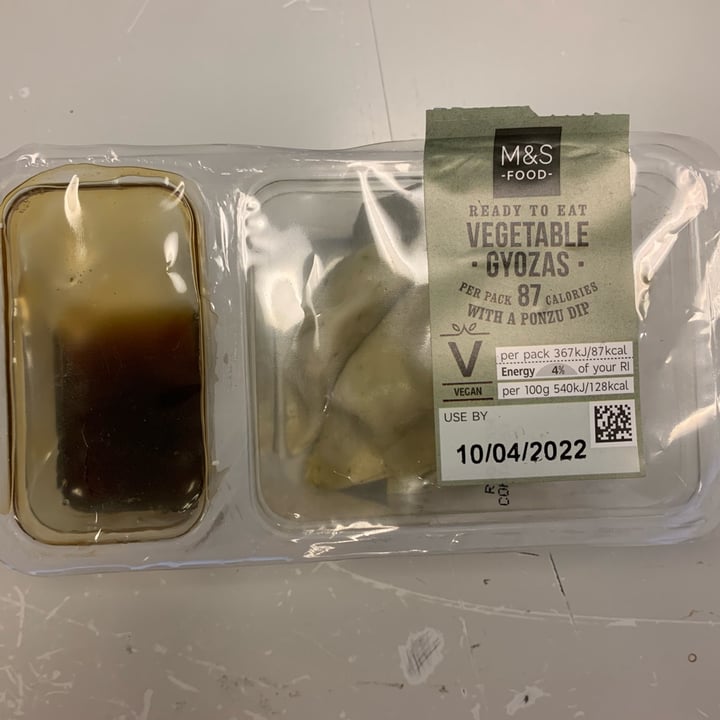 photo of Marks & Spencer Food (M&S) Vegetable gyozas shared by @tsollis on  06 Apr 2022 - review