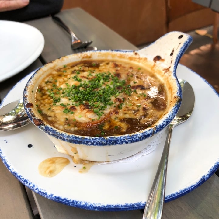 photo of Nic's On Beverly French Onion Soup shared by @evolotus on  23 Feb 2020 - review