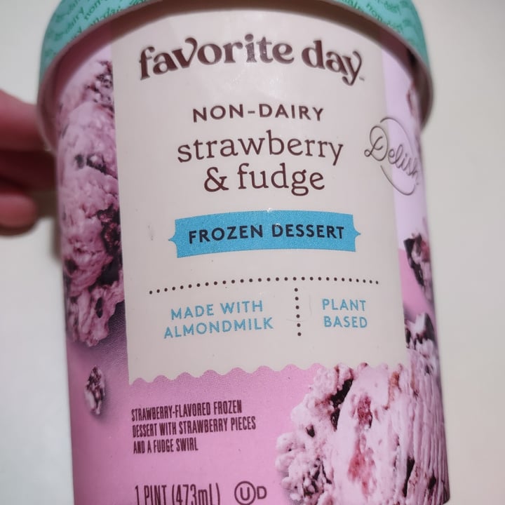 photo of Favorite day Strawberry & Fudge shared by @smartassvegan on  19 Dec 2021 - review