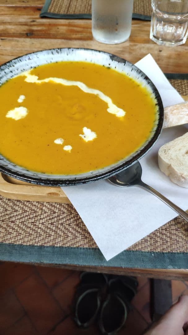 菜肴“Sopa de calabaza y leche de coco”的照片