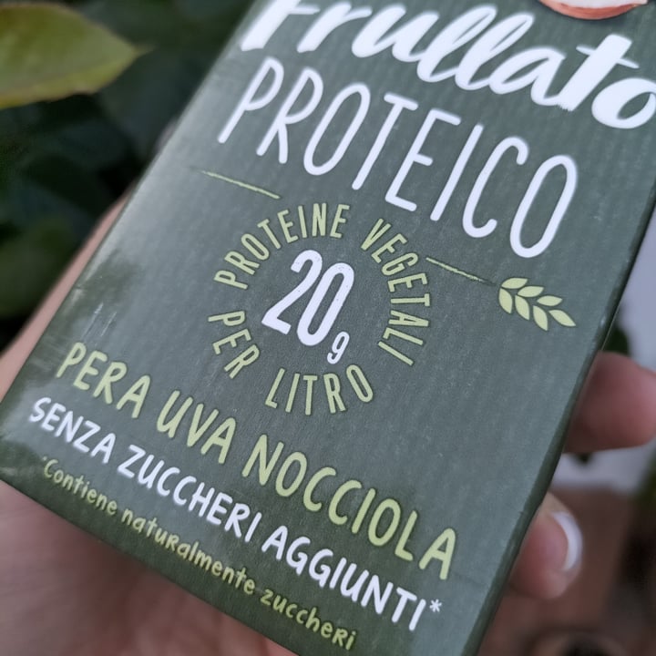 photo of Valfrutta Frullato Proteico Pera Uva Nocciola shared by @raffa70s70 on  14 May 2022 - review