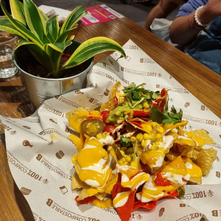 photo of Genius Central Singapore Vegan Nachos shared by @celest87 on  12 Mar 2022 - review