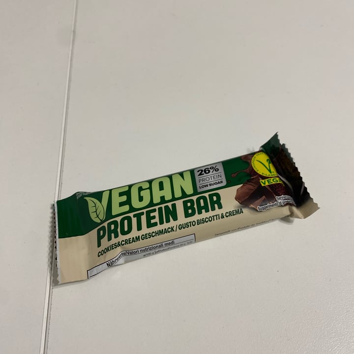 photo of Lidl Vegan Protein Bar Cookies & Cream  shared by @profumodilavanda on  05 Dec 2022 - review