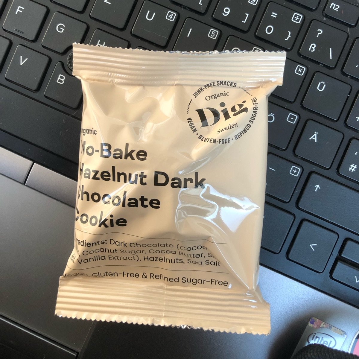 No-Bake Hazelnut Dark Chocolate Cookie from Organic dig sweden - Vegan ...