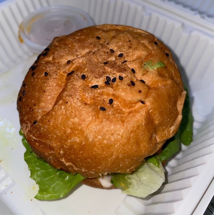 review photo of La Raíz De La Tierra Beyond burger shared by @anaisalazarayala on 26 Nov 2022 - review