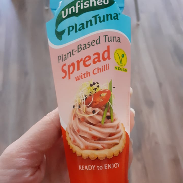 photo of Unfished Tuna spread with chilli shared by @vegantonia92 on  13 Dec 2021 - review