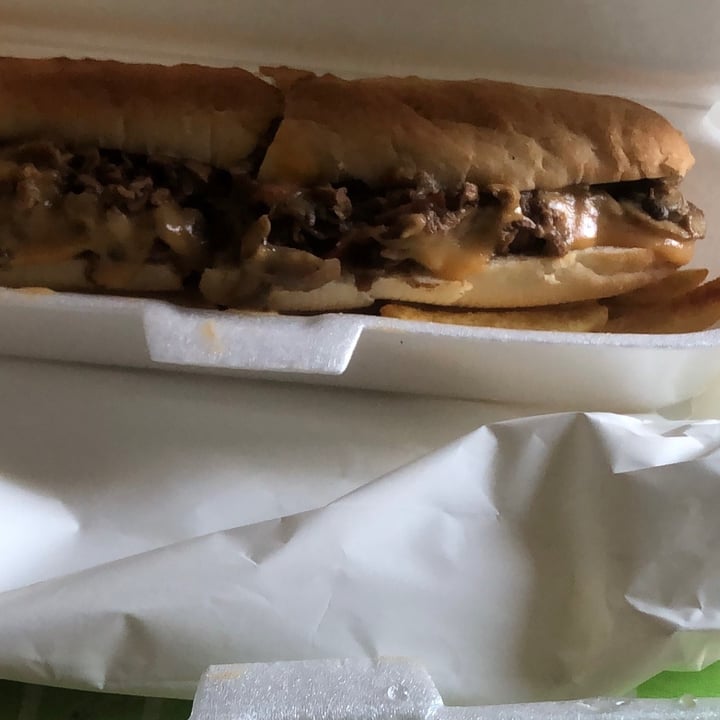 photo of Luna's Kitchen Beirut Philly sandwich shared by @ninarofearth on  20 Apr 2021 - review