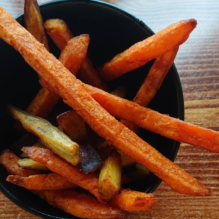 photo of nomVnom Bistro Sweet potato fries shared by @sibehou on  22 Jul 2020 - review