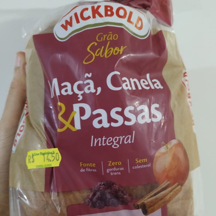 photo of Wickbold Pão integral de maçã, canela e passas shared by @cassiot on  12 Jun 2022 - review