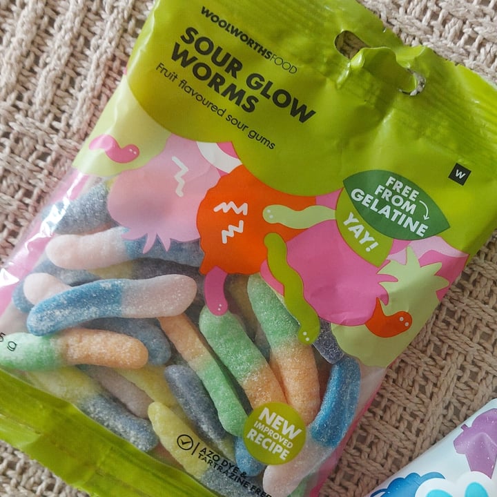 photo of Woolworths Food Sour glow worms shared by @lizadewet on  10 Dec 2021 - review