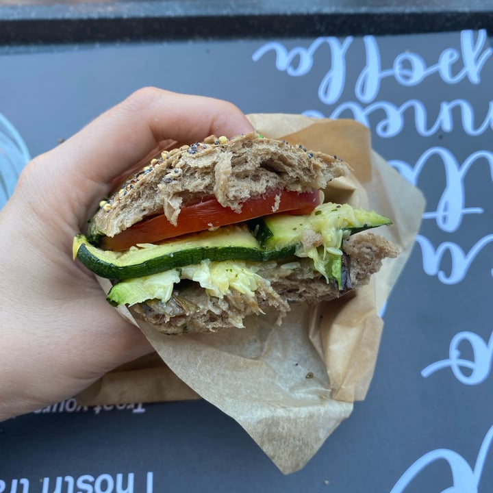 photo of Aquardens panino vegetariano shared by @alecann on  14 Jul 2022 - review