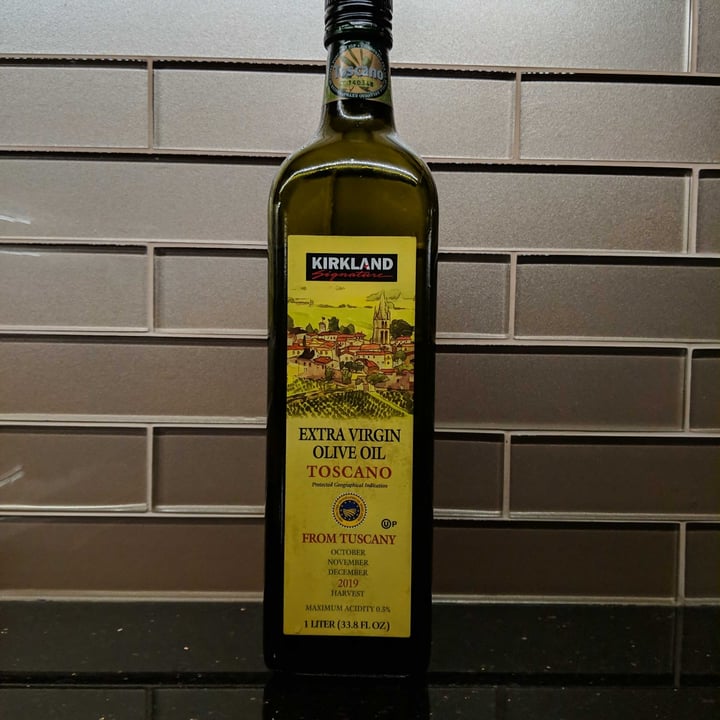 review photo of Kirkland Signature Organic extra virgin olive oil shared by @dianem05 on 15 Apr 2021 - review