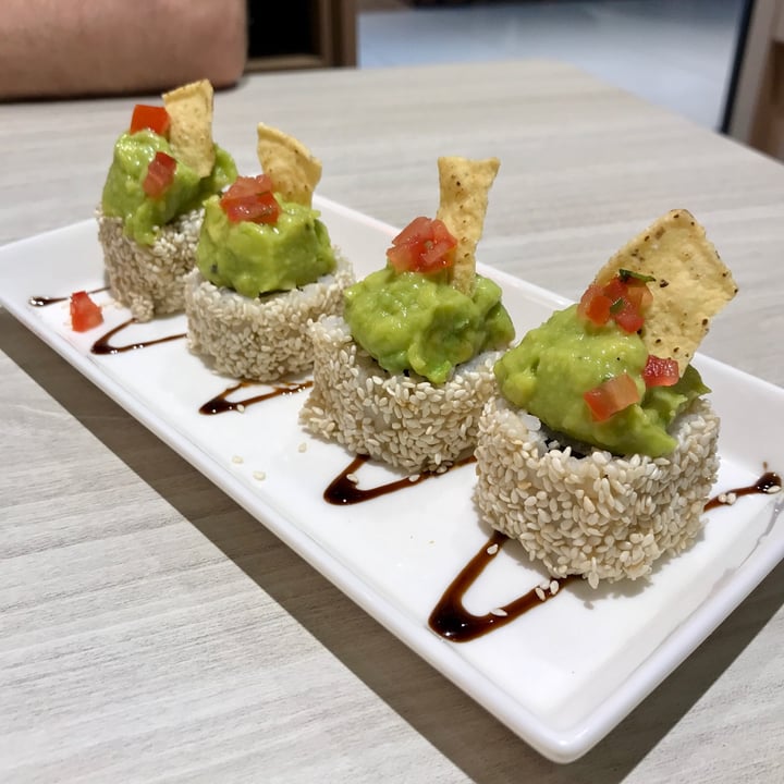 photo of iVegan Avocado Sushi shared by @ziggyradiobear on  24 Jul 2022 - review