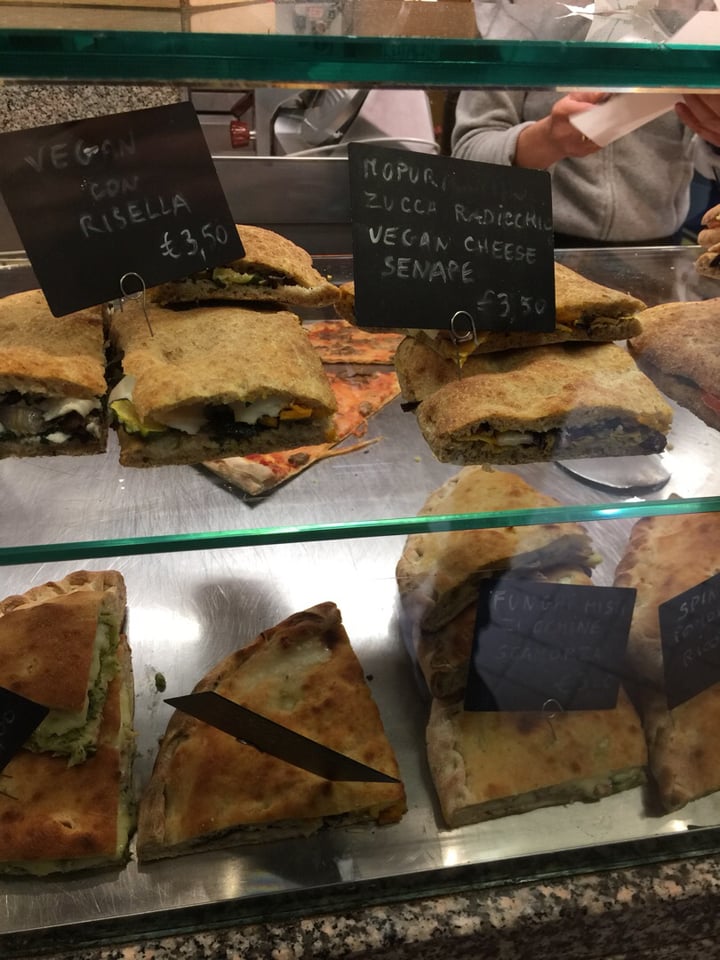 review photo of Pizzería L'Angelo Vegan Panino With Vegan Ham And Cheese shared by @notlessstarry on 19 Feb 2020 - review