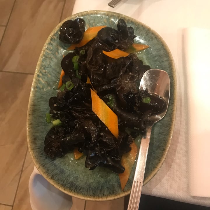 photo of Ravioli Wang Insalata di funghi muer shared by @lallus8 on  27 Feb 2022 - review