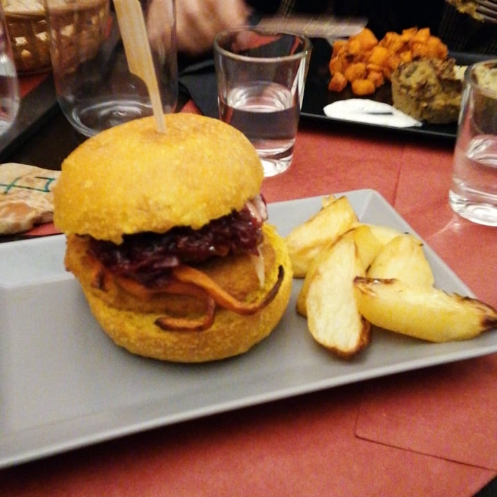 photo of Ciotolina Rivendita e Cucina Levante burger shared by @goveganleti on  27 Nov 2021 - review