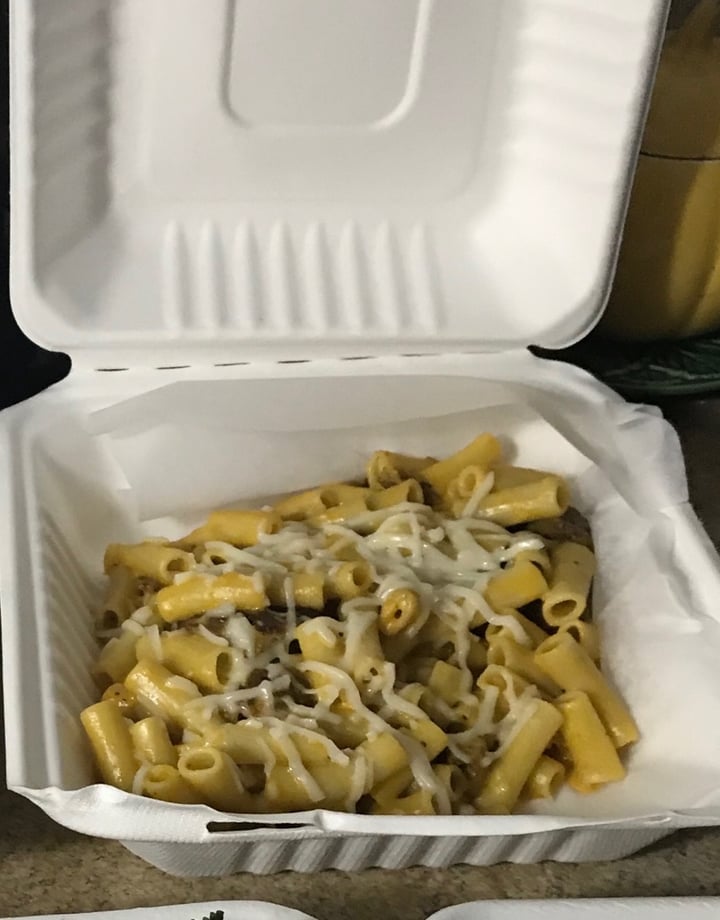 review photo of The Very Good Butchers Mac & Cheez Benny shared by @llovevegan on 05 Apr 2020 - review