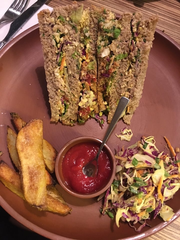 photo of Buenos Aires Verde Vegan “tuna” sandwich shared by @marynasalas on  17 Dec 2019 - review