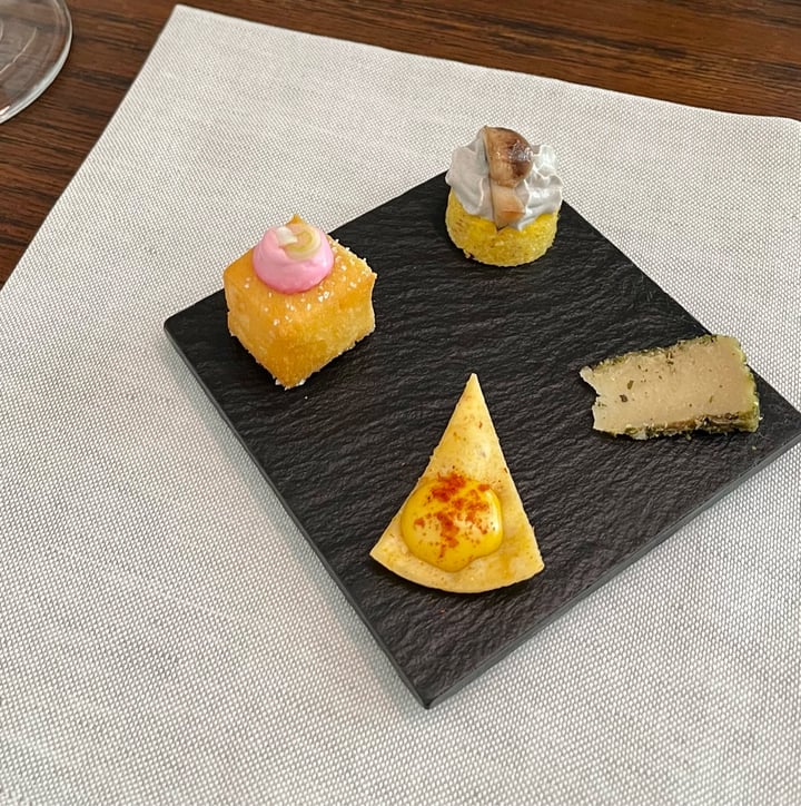 review photo of Officina Verde - Ristorante e Bottega Vegana Antipasto shared by @zanonmarti on 17 Apr 2022 - review