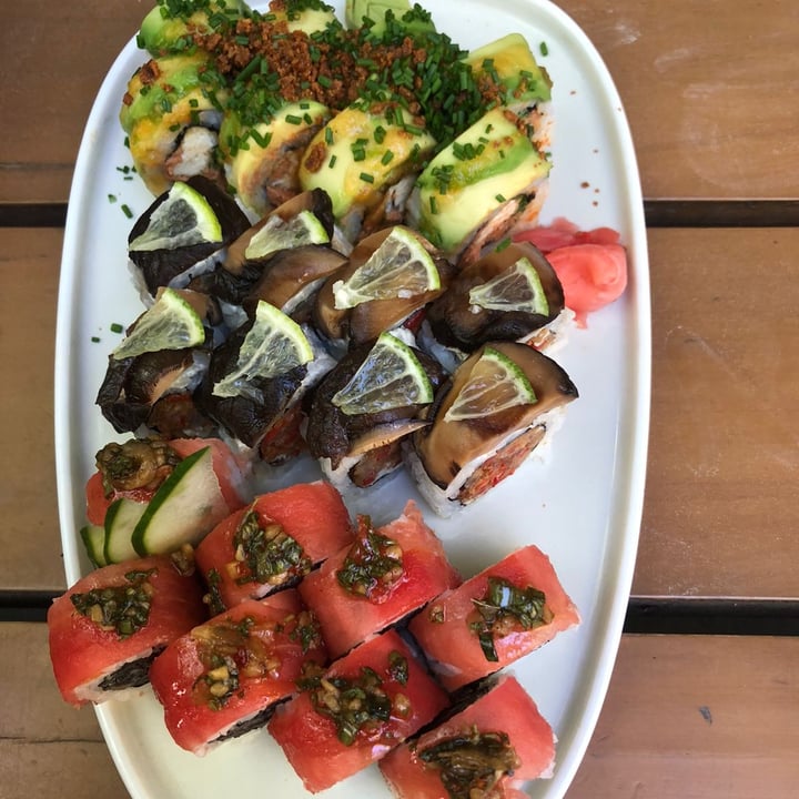 photo of Let it V - Vegan Sushi 12 piezas de sushi a elección shared by @agustinaaborsato on  30 Mar 2022 - review