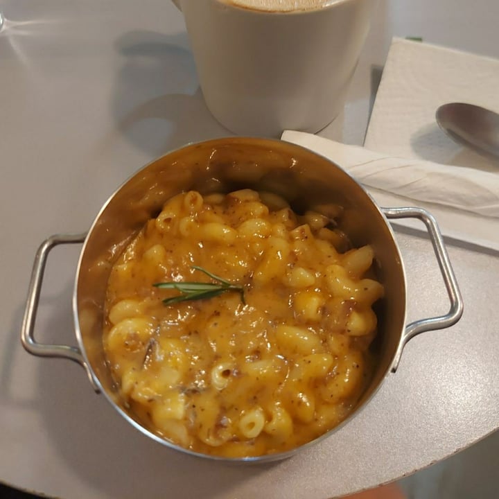 photo of Gia Vegan Pastry Shop Mac and cheese shared by @raul10 on  08 Mar 2021 - review