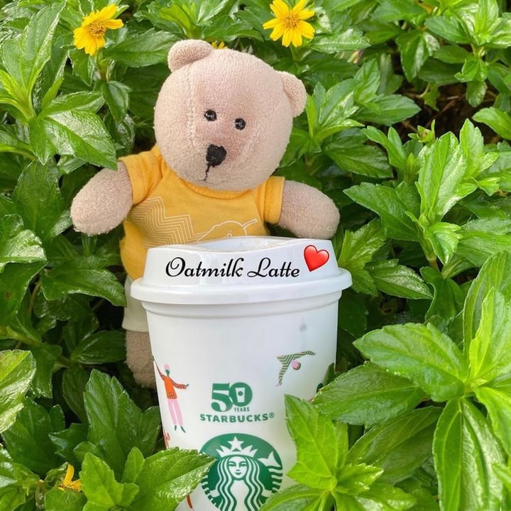 photo of Starbucks Oat milk Latte shared by @leechin3102 on  04 Feb 2022 - review