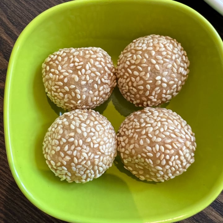 photo of Vegan Deadly Sins Sweet Sesame Balls shared by @orangeash on  01 Aug 2022 - review