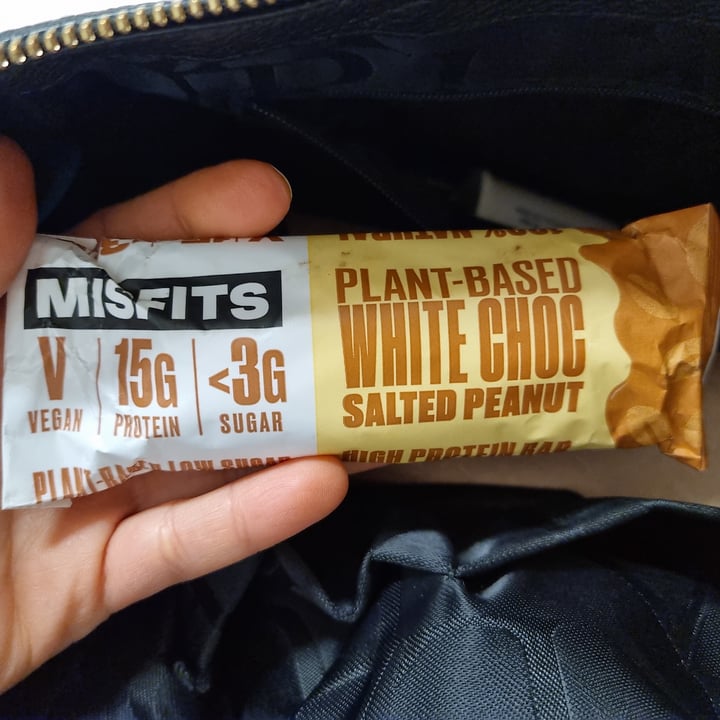 photo of Misfits Plant based white choc salted peanut shared by @francy82 on  02 Feb 2022 - review