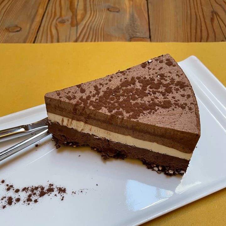 photo of Ristorante Flora Mousse ai tre cioccolati shared by @chiarapatroncini on  17 Jan 2022 - review