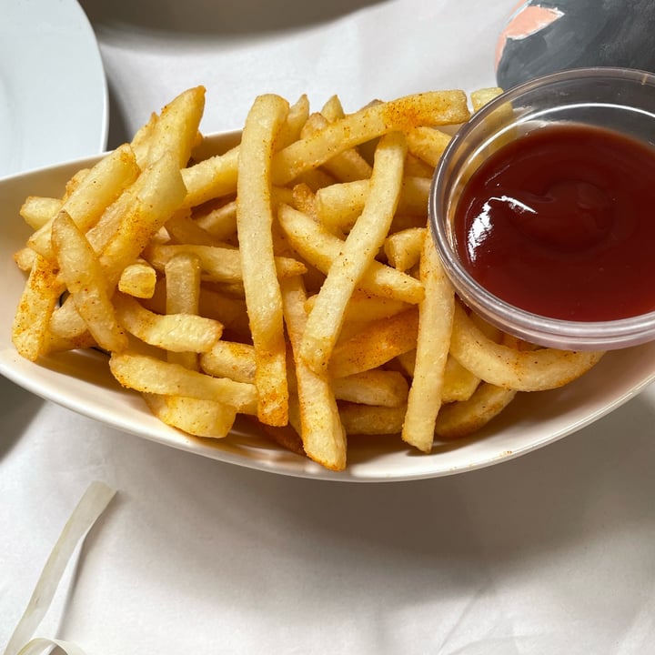 photo of Ceramic Cafe Fries shared by @thehumblechickpea on  20 Oct 2021 - review