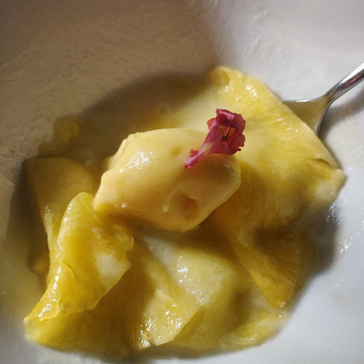 review photo of Cafè Al Porto Carpaccio Di Ananas E Sorbetto Al Mango shared by @mdp on 20 May 2022 - review