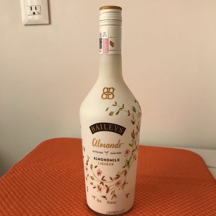 review photo of Baileys Almond Baileys shared by @marianaissa1 on 05 Jul 2020 - review