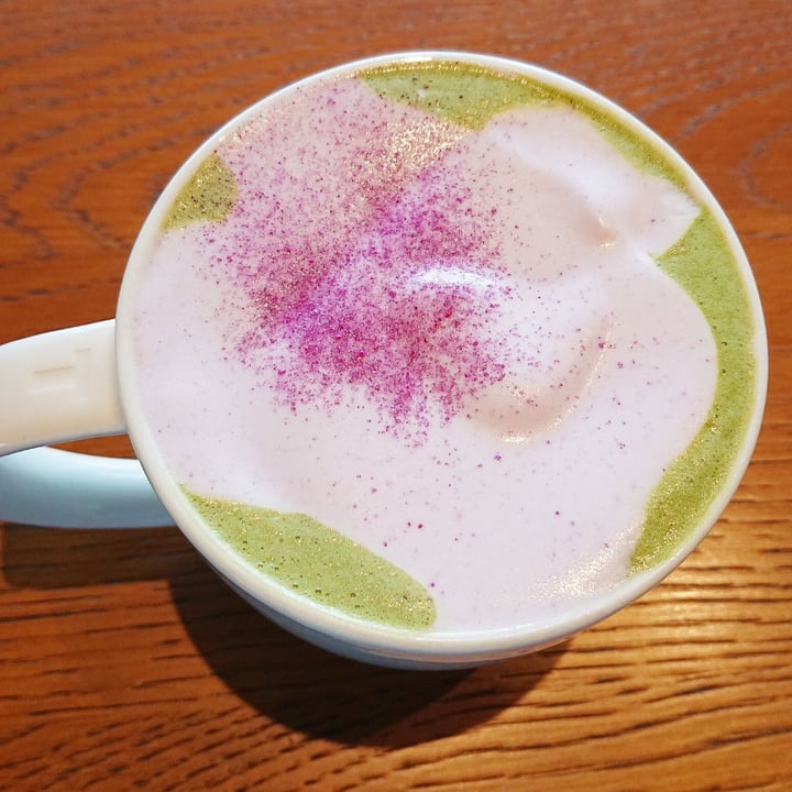 photo of Starbucks Matcha Latte with Taro shared by @sibehou on  22 Jul 2020 - review